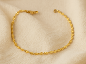 SPIRL CHAIN BRACELET